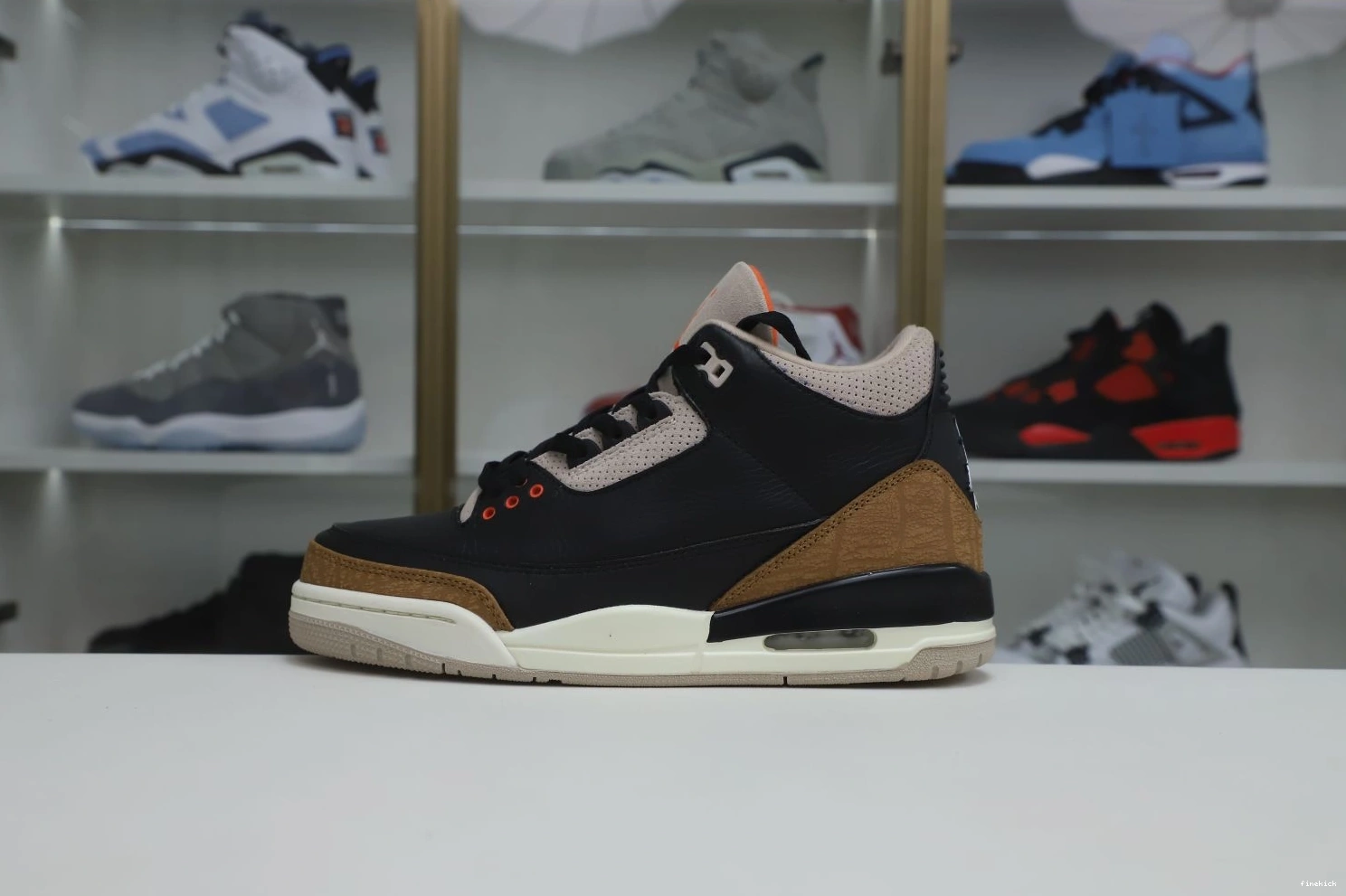 AIR DESERT 3 JORDAN CT8532 CEMENT 1017
